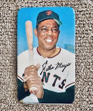 1970 Topps Super Baseball Card #18, WILLIE MAYS, New York Giants, EX Condition