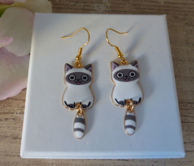 Boucles d'Oreilles Motif Chat Blanc Siamois Métal Fait Main - Bijoux des Lys
