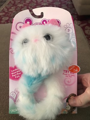 Pomsies Pet SNOWBALL White with blue Soft Wearable Toy 50 Sounds Eyes Light New