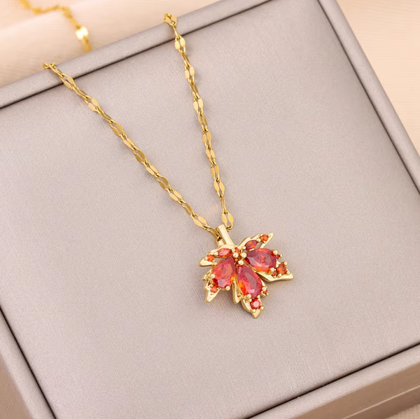 Vergoldete Damen Halskette Mit Ahornblatt Zirkonia AnhäNger – Eleganter Schmuck-image