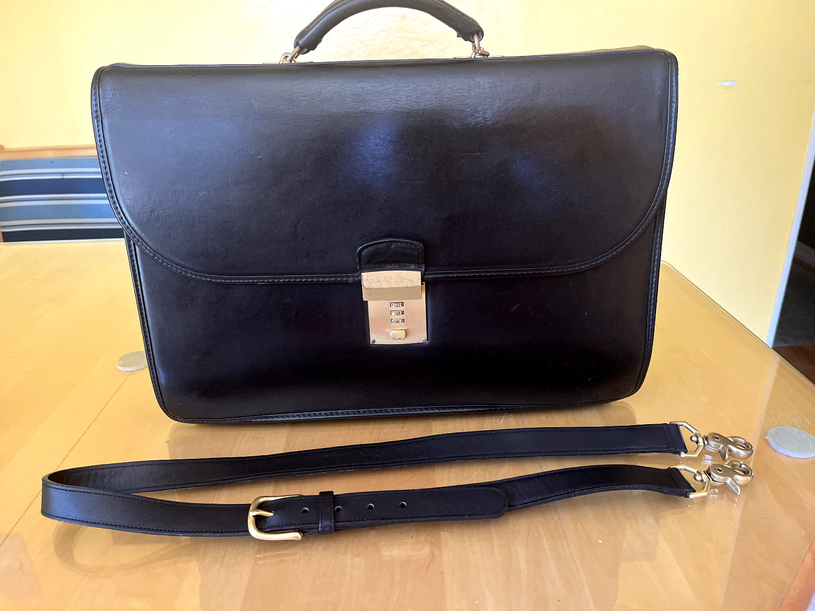 Coach black executive briefcase used Gem