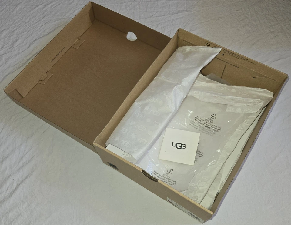 UGG Women Classic Double Bow Mini Boots ● KSS Red ● Women's US Size 6 Shoes - Image 4 of 4