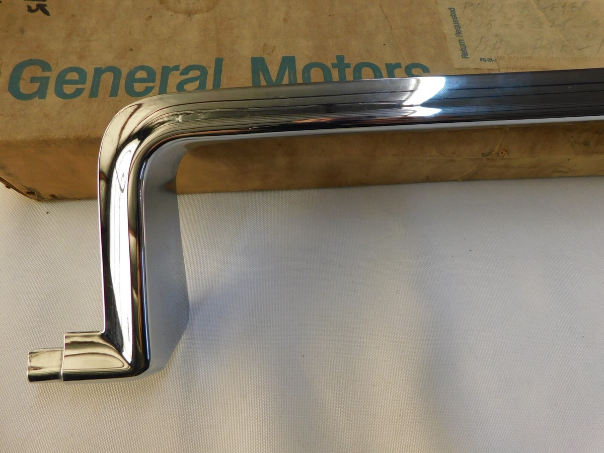 NOS OEM Oldsmobile 1967 Olds 98 Deck Lid Trunk Moulding Trim