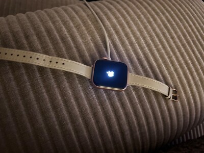 Apple Watch Nike SE 40mm Aluminiumgehäuse-Silber mit Sportarmband in Pure...