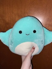 Maggie The Stingray Squishmallow 8  