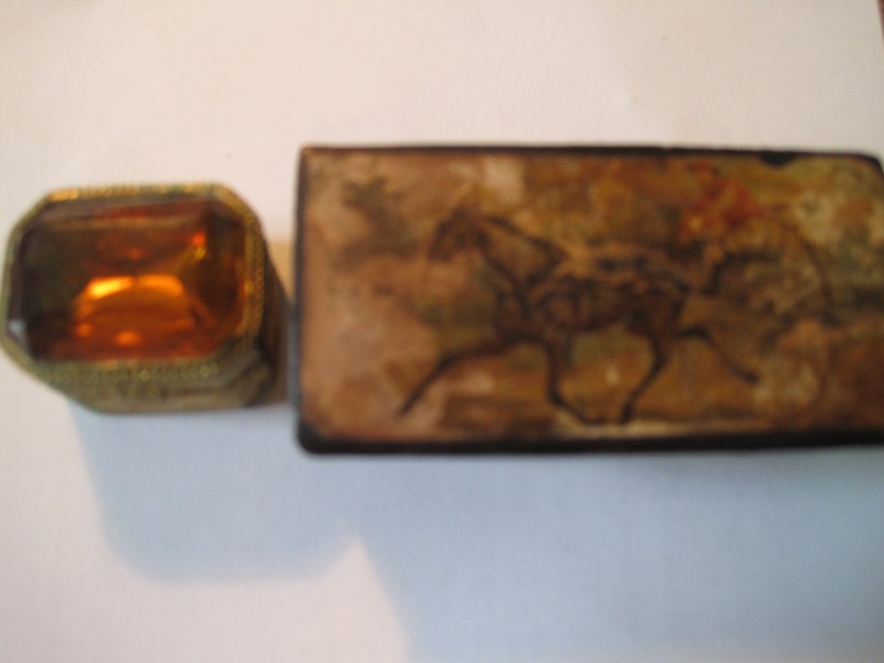 2 small antique boxes for small pieces of jewelry
