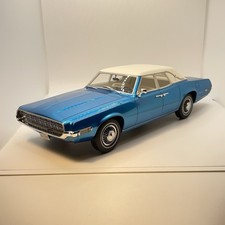 BoS Models Ford Thunderbird 4-door 1968 1:18 BOS229