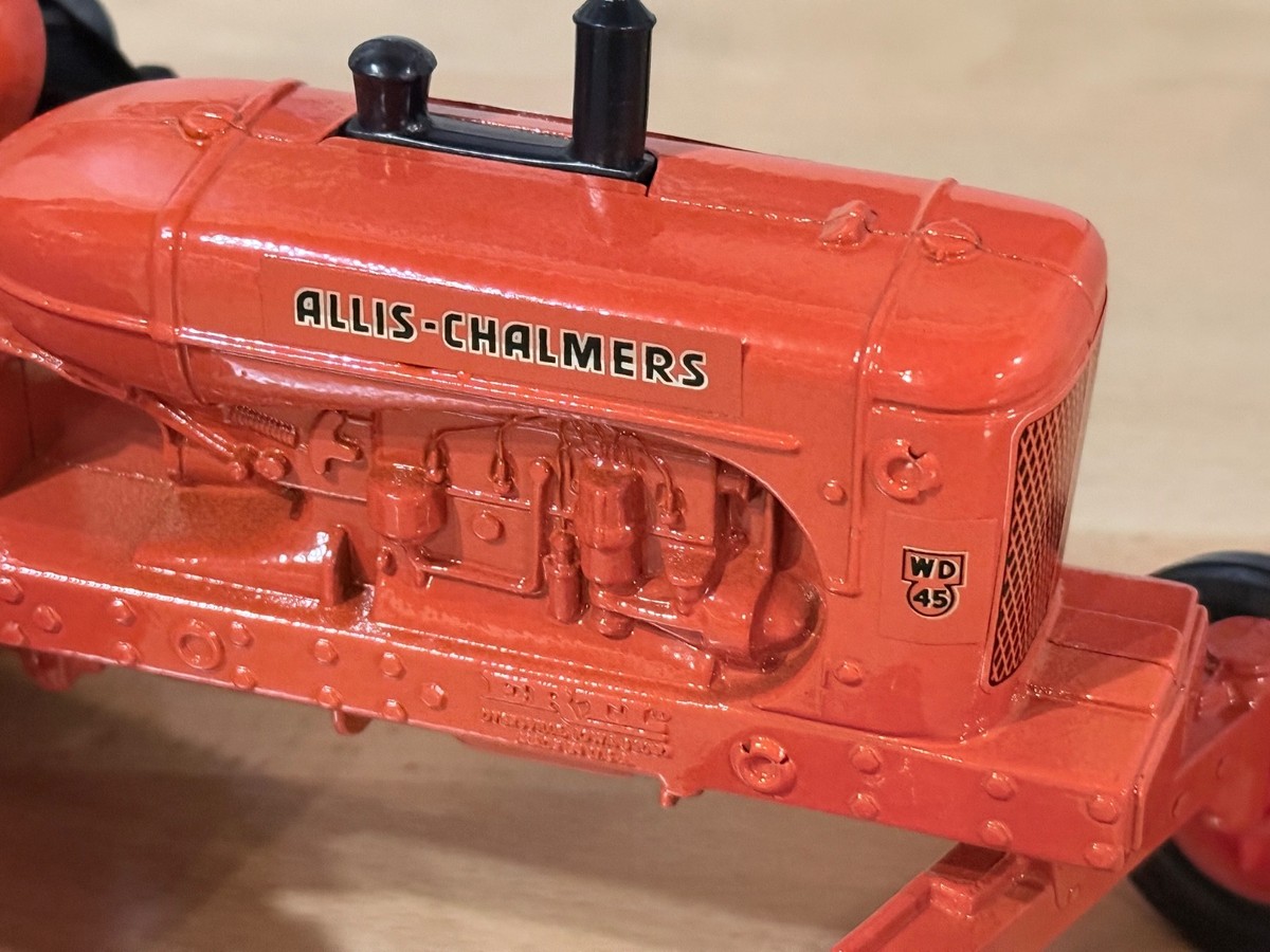 Ertl Allis Chalmers WD-45 Tractor Dealer Special Ed made USA 1/16