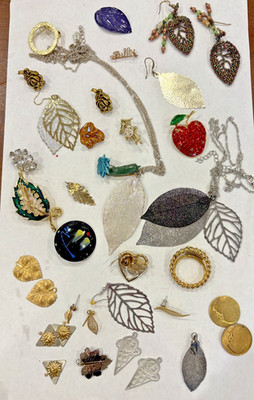 Vintage  Lot Beads Leaves Leaf Silver Gold Earring Pendant Findings Crafts