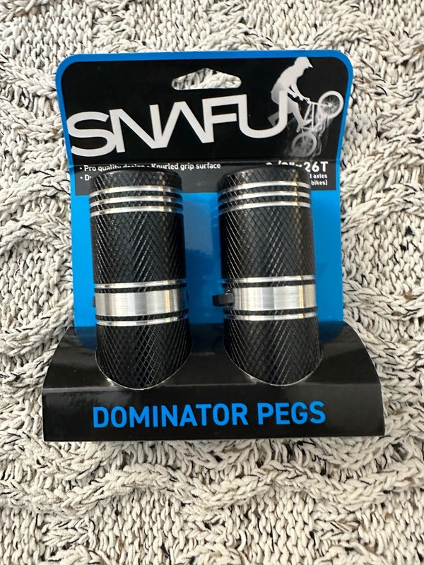 Snafu Dominator BMX Pegs 3/8"x26T Black Alloy Pair New in Package, new.