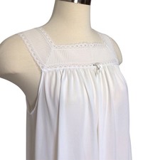 Vintage Miss Elaine Union Made Nightgown  No size Tag