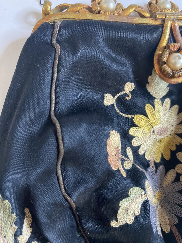 Antique Gold Tone Frame French Black Floral Le Point De Beauvais Purse FRANCE - Image 4 of 4