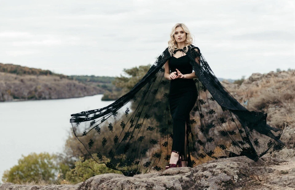 Capa de renda nupcial gótica - Wicked - Witch - Vampire Ball - Gravata preta - Imagem 3 de 4