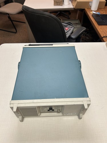 Tektronix 2215 Analog Oscilloscope - Picture 3 of 9