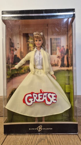 Barbie Collector - Sandy Grease Robe Jaune 2004