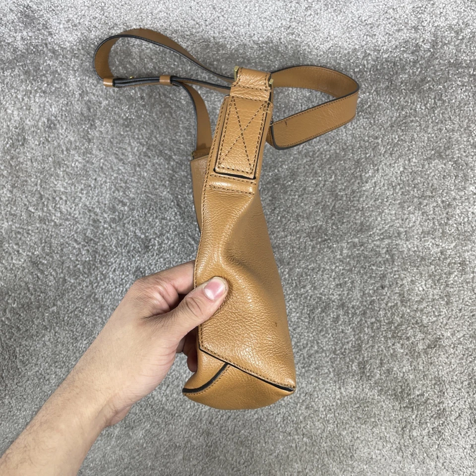Bolsas Lancel femininas de couro marrom com zíper superior casual alças transversais ajustáveis - Imagem 4 de 4