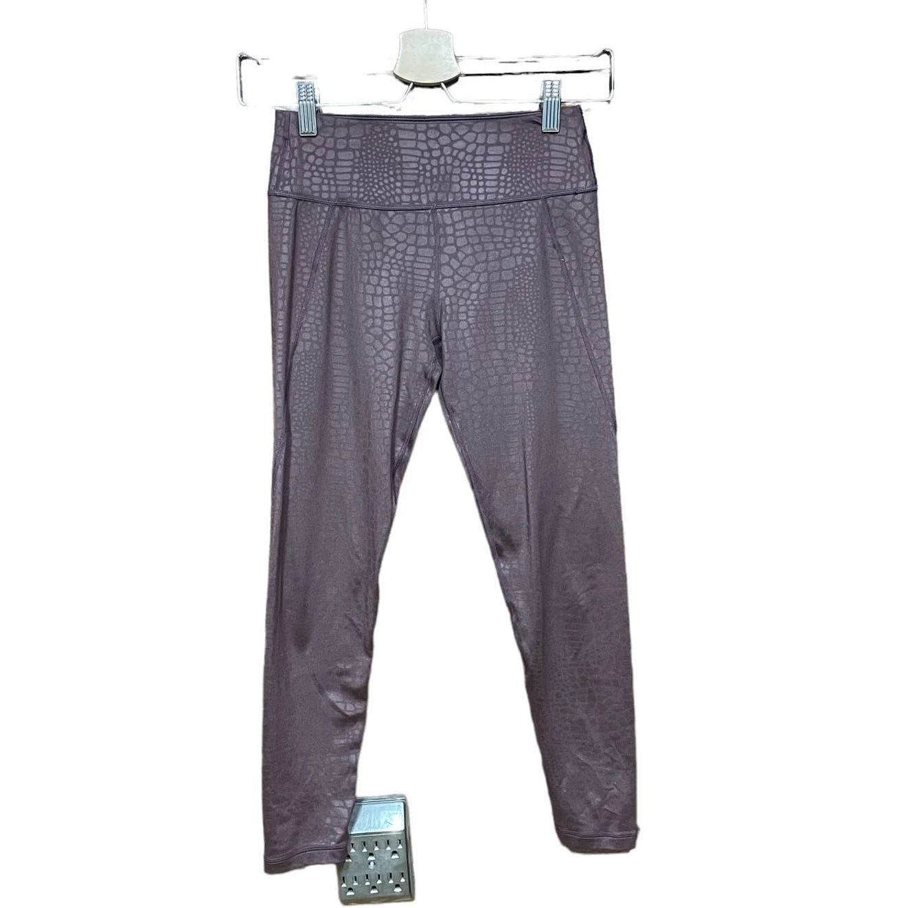 sweaty-betty all day embossed crocodile 7/8 leggings