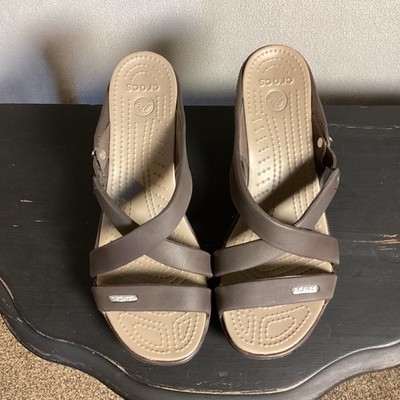 Women s Crocs Cyprus IV Brown/Tan Size 7 High Heel Strappy Platform Sandal 