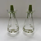 VTG Pyrex Spring Blossom Crazy Daisy Green Salt & Pepper Shakers Set Glass MCM