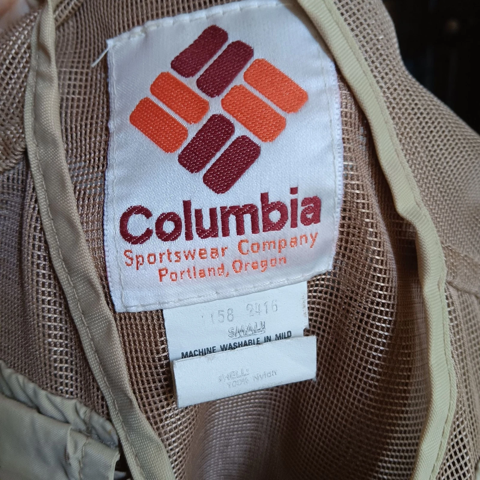 True Vintage Columbia Fly Fishing Vest Men's Small Beige Mesh Nylon USA
Opens in a new window or tab