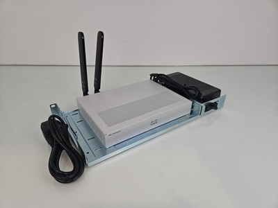 Cisco C1121X-8PLTEP V01 Integrated Services Router mit P-LTEA-EA Tray und Netzteil