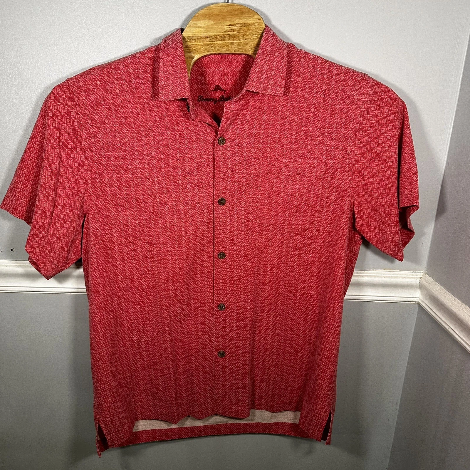 Tommy Bahama Button Up Camp Shirt Large Red/Pink Geometric Golf Beach 100% Silk