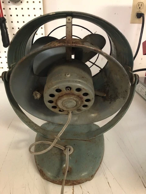 Ventilador de mesa de escritorio vintage de metal Vornado Jr modelo 1402 probado funcionando Foto 4 de 4