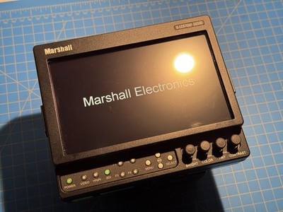 Marshall Electronics V-LCD70XP-3GSDI 7'' LCD Field Monitor + Gold Mount adapter