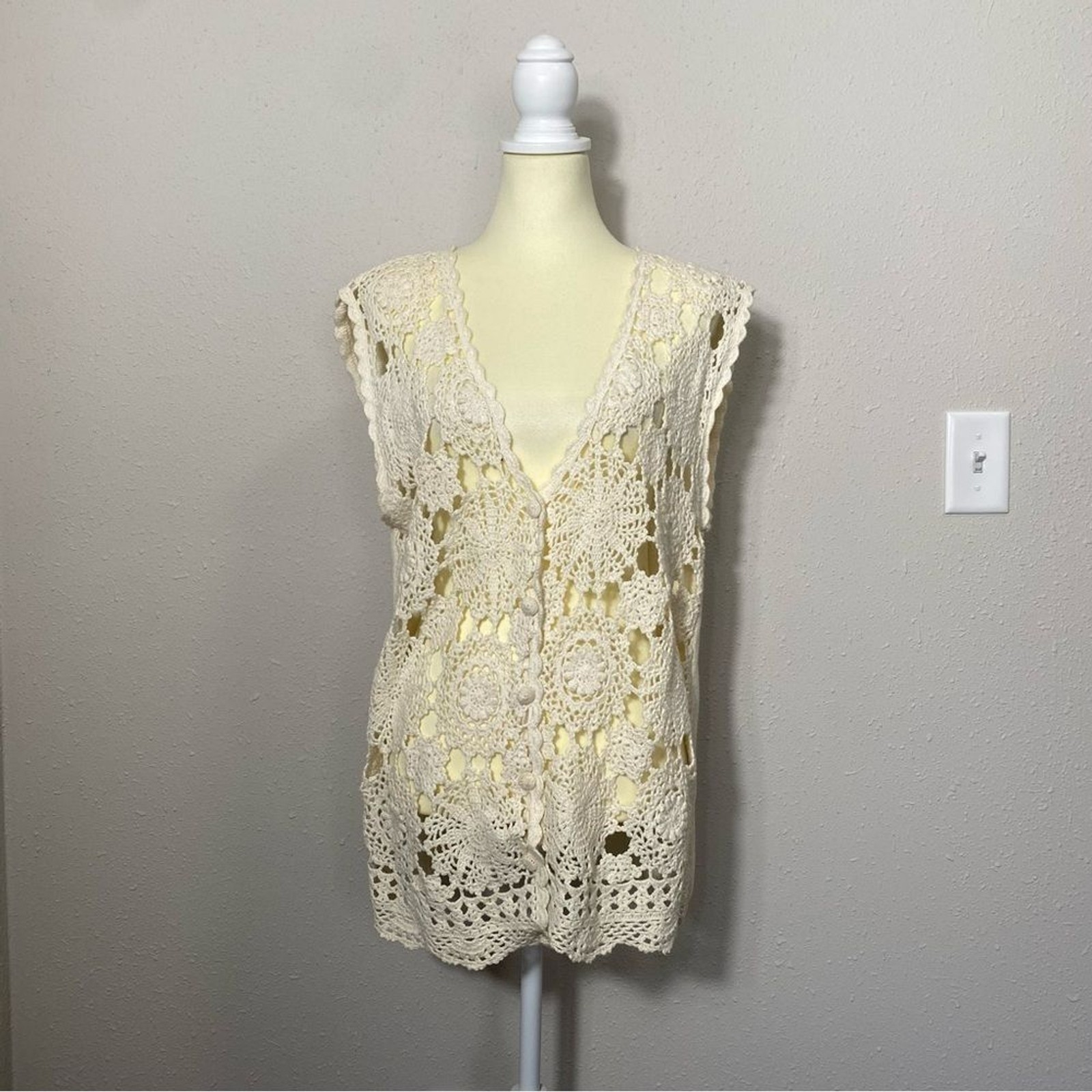 Vintage Sostanza Open Knit Crochet Doily Like Button Up Sweater Vest Women's Med