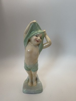 Vintage Royal Doulton Child Classics Series ''To Bed'' HN 1805 Figurine 6'' High