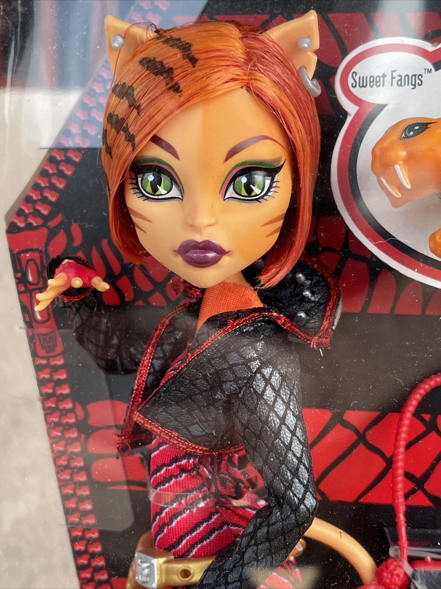 Monster High Toralei 2011 First Wave Original Doll & Sweet Fangs