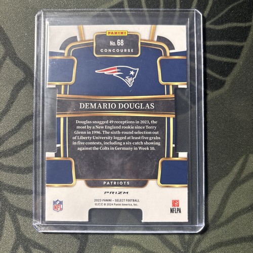 Panini Select 2023 - Concourse Silver Prizm troquelado #68 Demario Douglas (RC) - Imagen 2 de 2