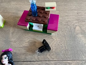 Lego Friends 41013 - Emma's Sports Car (2013) - Near Complete + Extra Parts