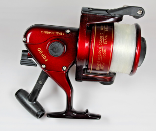 FCP 90 Graphite Fishing Reel Spinning Pre-Loaded with Line Good Working Order