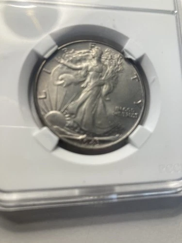 (1) AU/Uncirculated 1943 Walking Liberty US Silver Half Dollar 90%