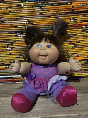 VTG 2011 Cabbage Patch Kids Sittin Pretty Tea Party Doll