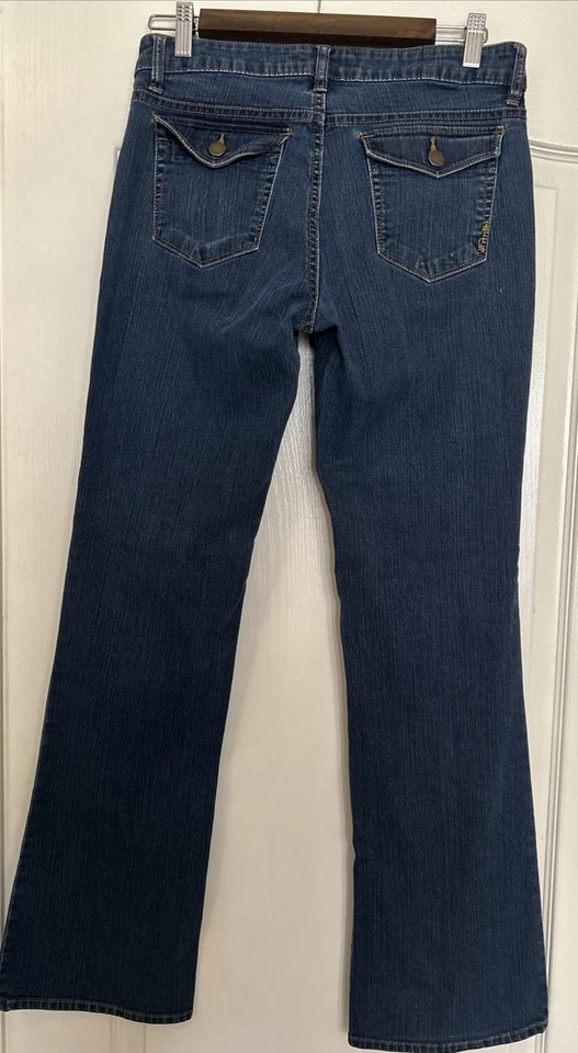 Daisy Fuentes Women's sz 8 Blue Denim Bootcut Mid Rise Regular Fit Stretch 31x32 - Image 2 of 3