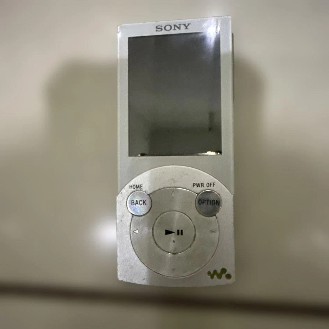 Lecteur audio numérique Sony Walkman NW-S644 8 Go blanc argent testé