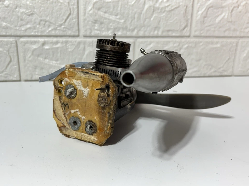 Magnum Pro .45 45 Two Stroke Nitro RC Remote Control Airplane Engine - Image 3 of 4