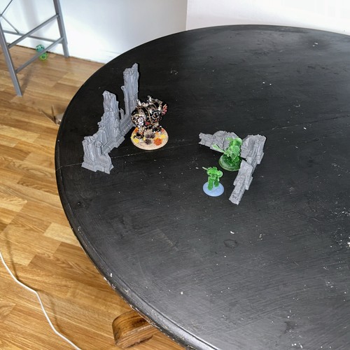 2 Piece Ruin Set For 40K 28mm Wargaming - Picture 5 of 5