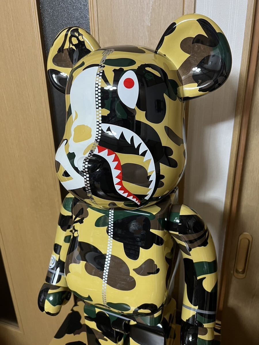 BE@RBRICK MASTERMIND vs BAPE(R) YELLOW 1000% USED Very Good BE@RBRICK MASTERMIND vs BAPE(R) YELLOW 1000% USED Very Good