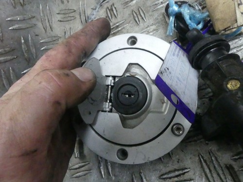BMW K 1200 RS Ez :0 5 Lock Sest with Key 64529 - Picture 9 of 11