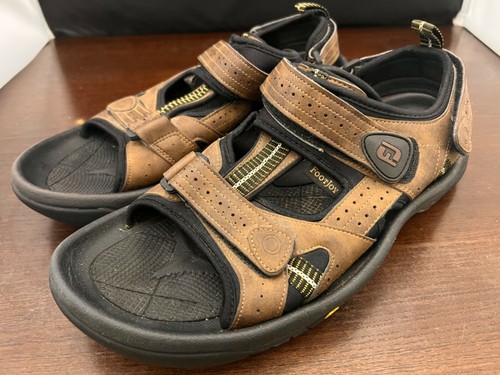 golfing in sandals