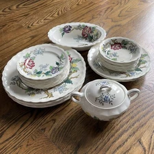 Vtg Antique Wood Sons Ashbourne Old Blackberry Style Lot of 24 Preowned Crazing