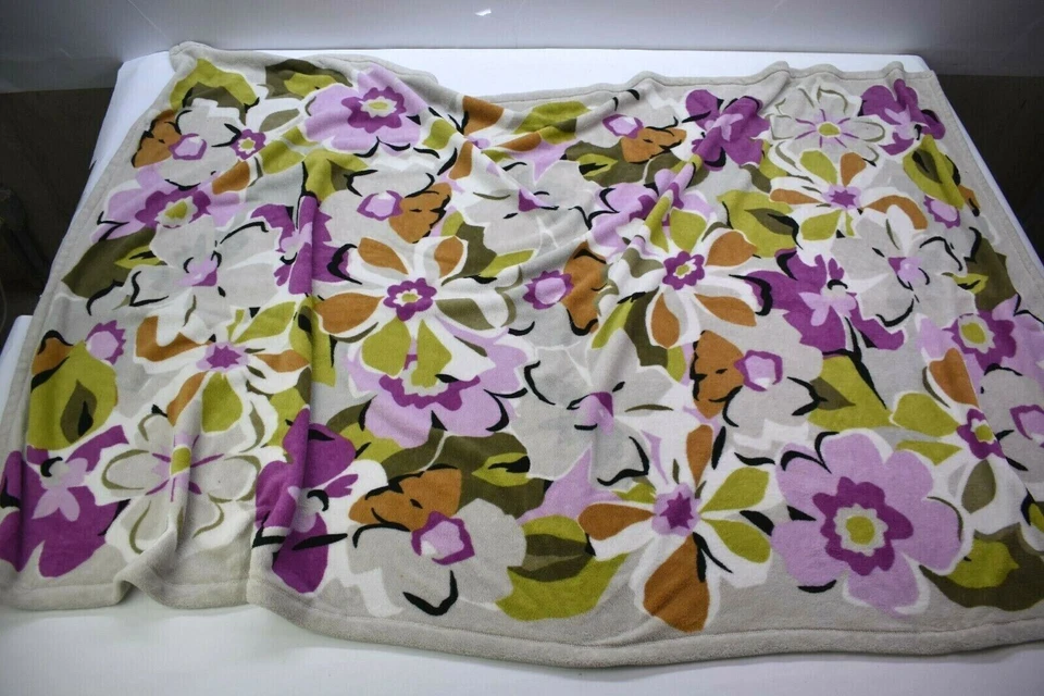 Vera Bradley White Floral Rectangular Contemporary Fleece Throw Blanket 79X50 - Image 2 of 4