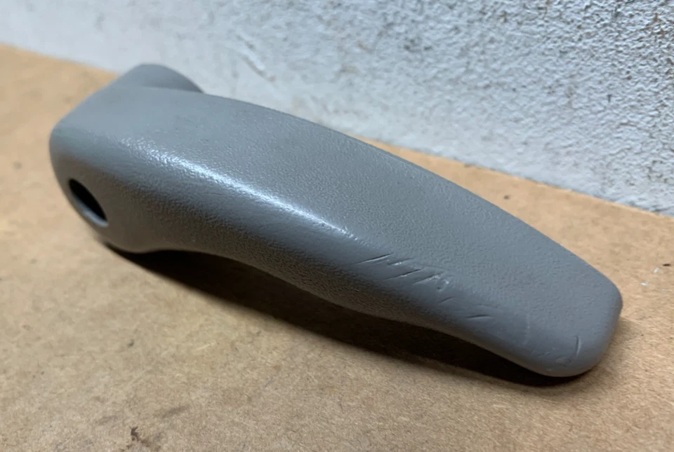 Chevy GMC CK1500 1988-1999 camioneta Silverado interior asiento pasajero palanca gris Foto 4 de 4