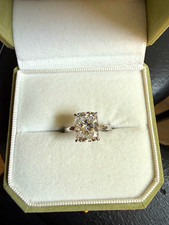 14K White Gold Cushion Lab-Grown Diamond Ring 3.11ctw VS1/E IGI