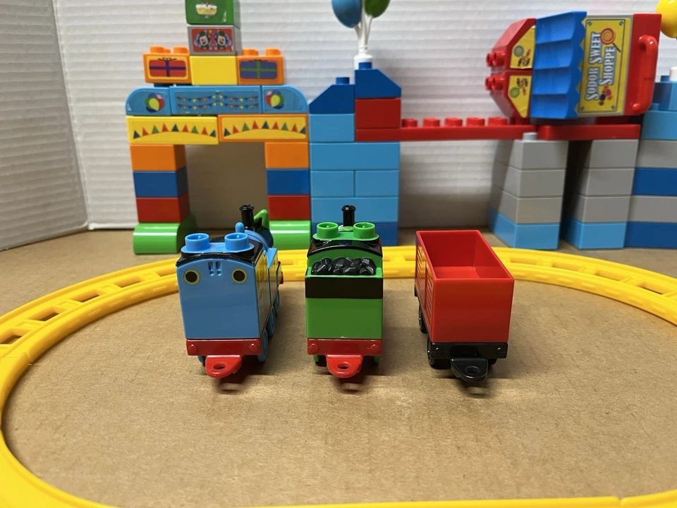 Mega Bloks Thomas & Friends Sodors Gran Celebración 71 Piezas + Estuche de Transporte Foto 4 de 4