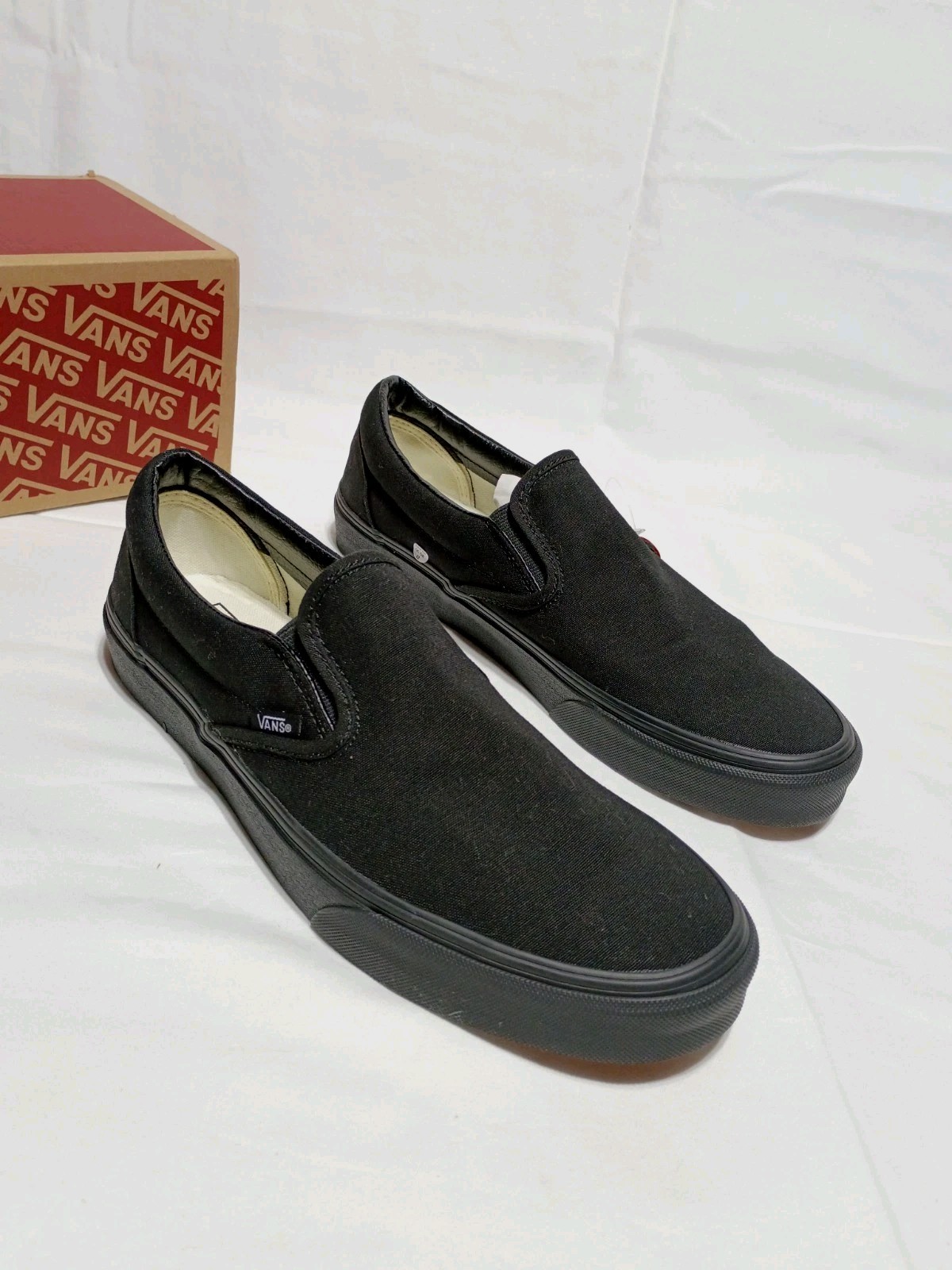 VANS Classic Slip-On Shoes Classic Canvas Men’s/ Women’s Sneakers thumbnail 3