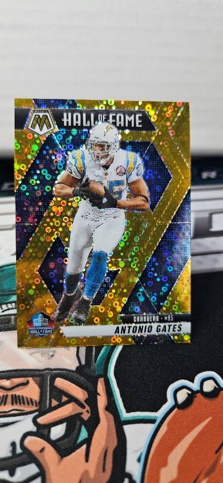 2025 Panini Mosaic Antonio Gates Hall of Fame #292 Gold No Huddle /10 Chargers B